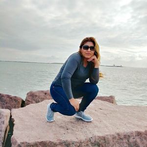 Meet your Posher, Verónica rafael